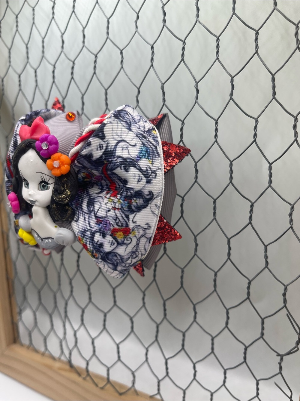 Handmade Princess Inspired Hair Bow - Picture 3 of 9